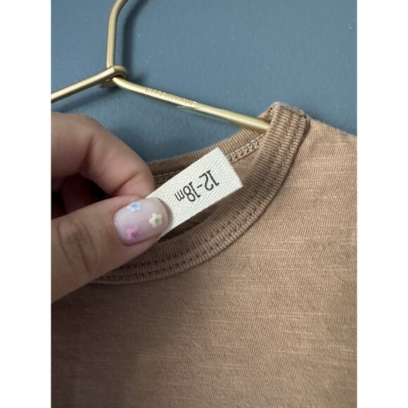 Childhoods Basic Tee - Picture 2 of 2